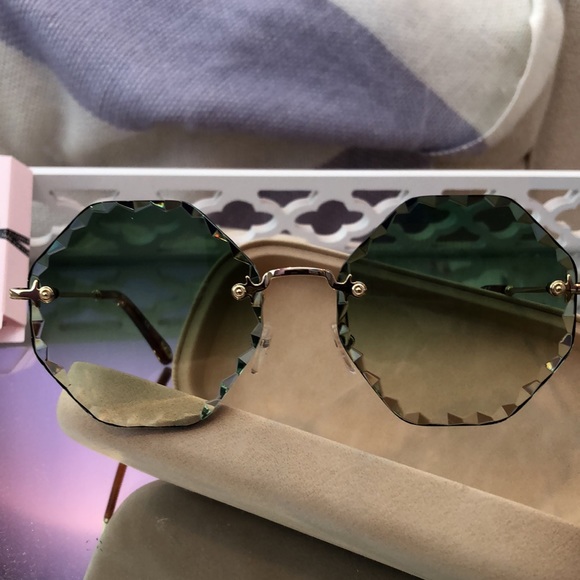 Fabulous Chloe sunglasses! - Picture 2 of 6